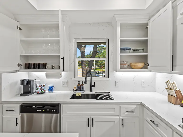 13002 Halwin Cir — Photo 33