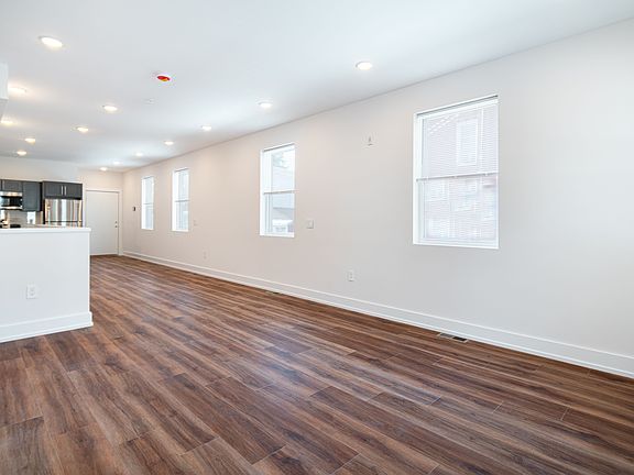 4th image of 212 W Manheim St #1