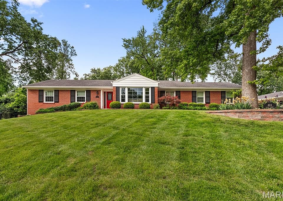 1st image of 424 Geyer Forest Dr