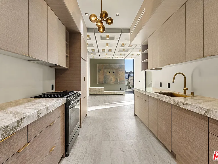 1021 N Ogden Dr #Penthouse 7 — Photo 3