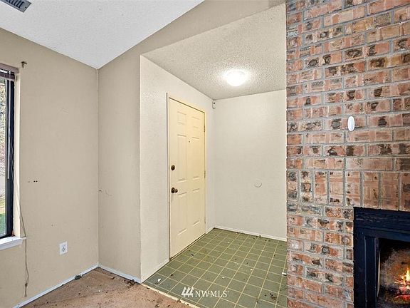 5th image of 20203 53rd Ave E