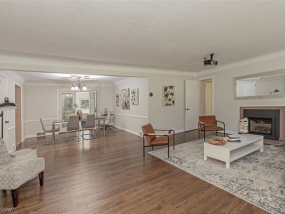 4th image of 1588 S Belvoir Blvd