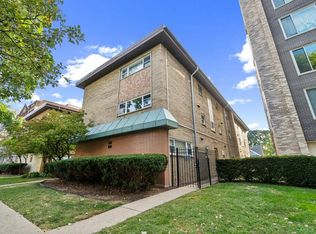 220 S Oak Park Ave APT 4, Oak Park, IL 60302
