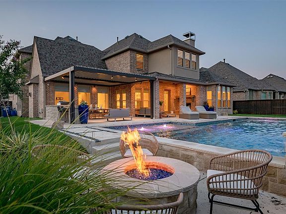 4th image of 4401 Honeyvine Ln