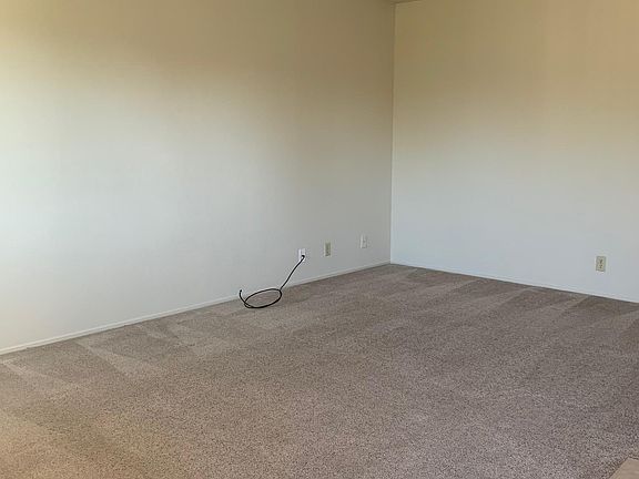 3rd image of 3701 Peacock Ct #5