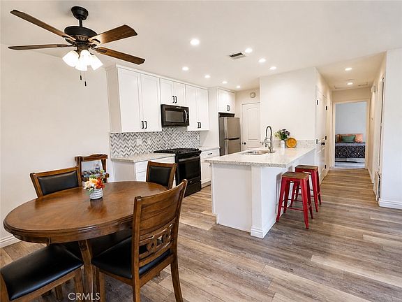 3rd image of 4542 Yosemite Dr