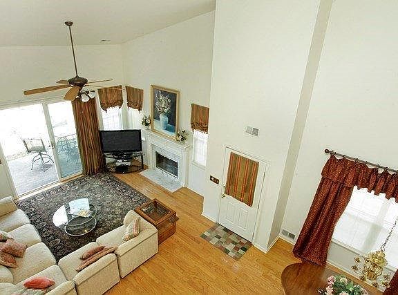 3rd image of 1097 Zoeller Ct