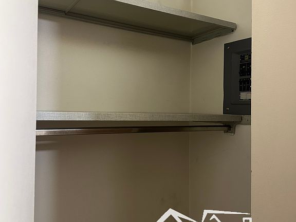 5th image of 318 S Church St #201