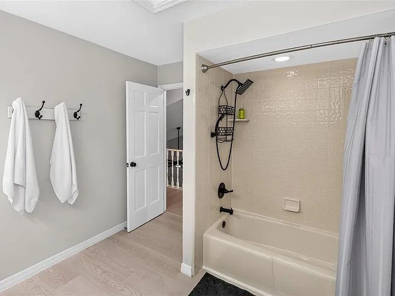 172 Deer Lake Cir — Photo 41