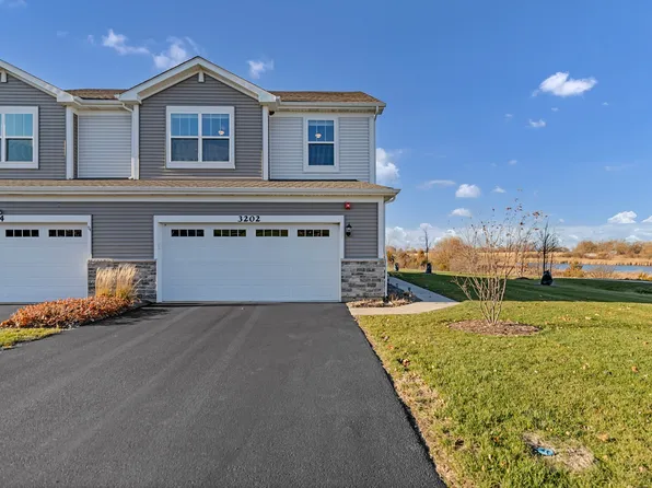 3202 Martini St, Mundelein, IL 60060