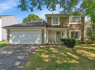 1045 Scarlet Oak Cir, Aurora, IL 60506