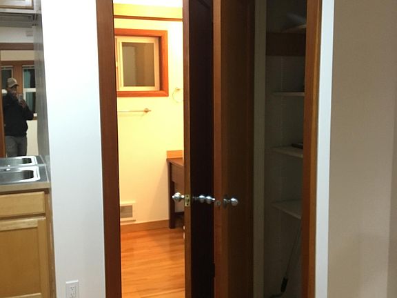 2nd image of 3550 Haines St