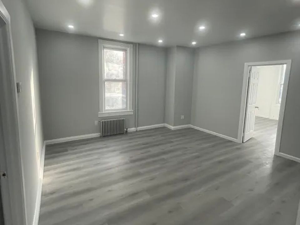 1st image of 255 Ridgewood Ave APT 2