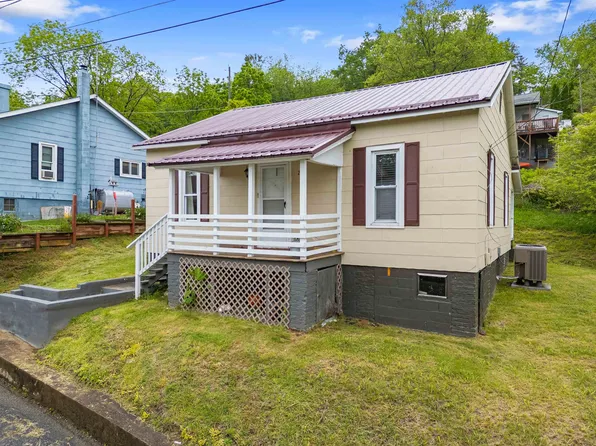 245 Grayson St, Fries, VA 24330