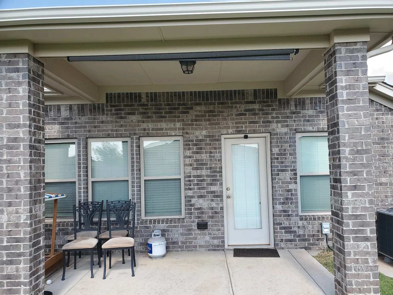 3 bed, 1386 sqft, $1,690 — Photo 2