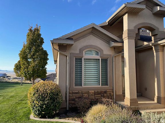 4th image of 209 Edgewood Cir