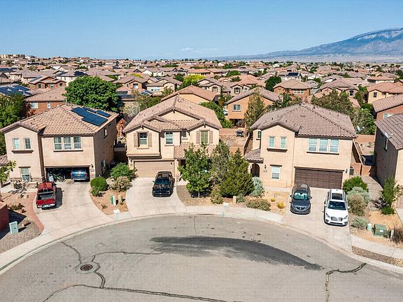 3rd image of 420 Vista Roja Pl NE