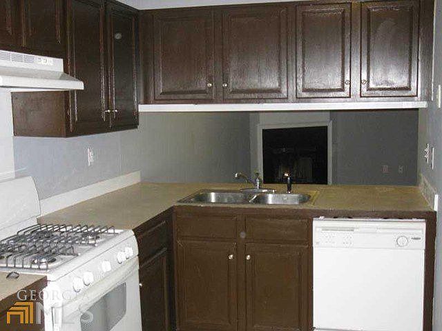 2nd image of 150 Willow Stream Ct