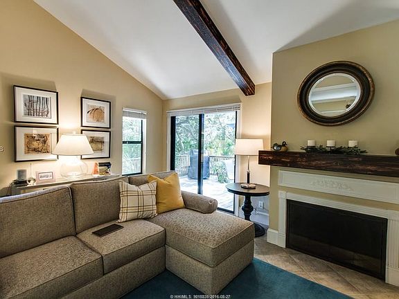 5th image of 9 Hollyberry Ln