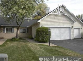 2625 Lake Court Dr, Mounds View, MN 55112