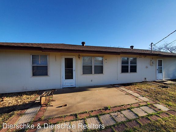 2nd image of 822 Stonewall Dr