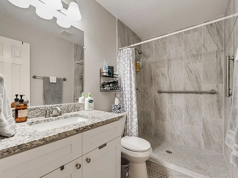 5801 Redwood Ln — Photo 16