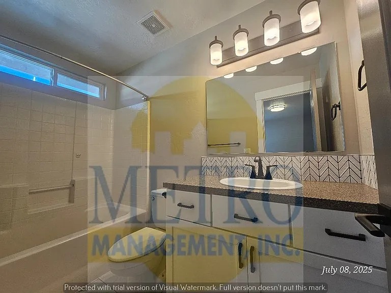 2111 4th St N — Photo 17