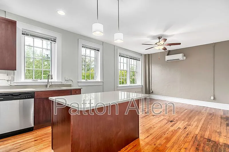 2 bed, 1.0 bath, 785 sqft, $1,550 — Photo 3