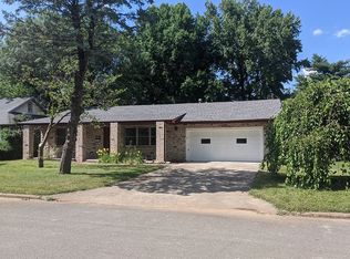 1609 W Berkeley St, Springfield, MO 65807