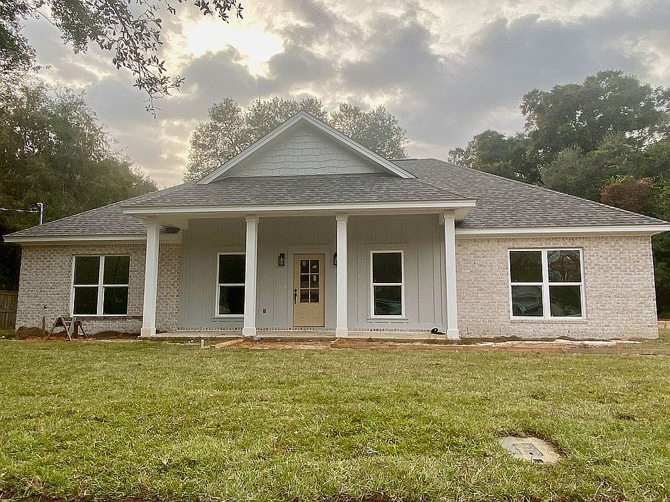 5541 Park St, Satsuma, AL 36572 Zillow