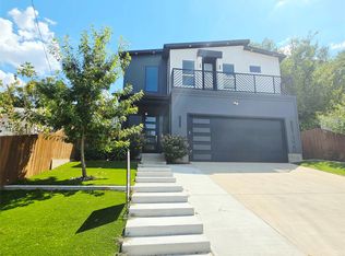 1320 Compton St, Dallas, TX 75203
