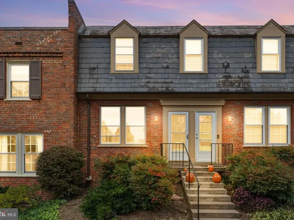 1400 S Edgewood St APT 527, Arlington, VA 22204