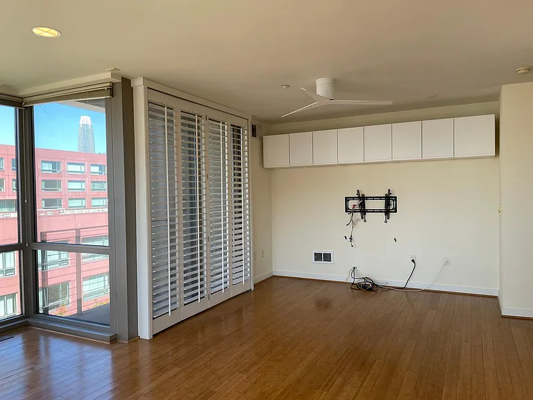 255 Berry St #601 — Photo 8