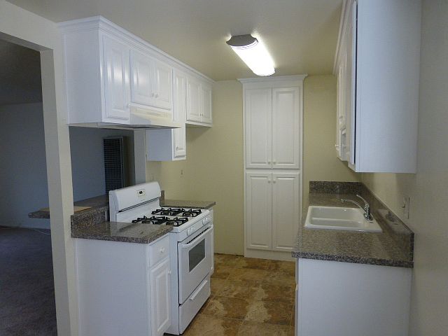 2nd image of 3216 Locust Ave