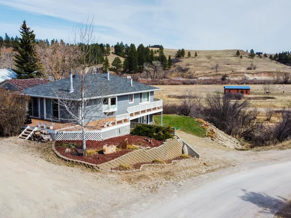 619 Roundhouse Rd, Lewistown, MT 59457