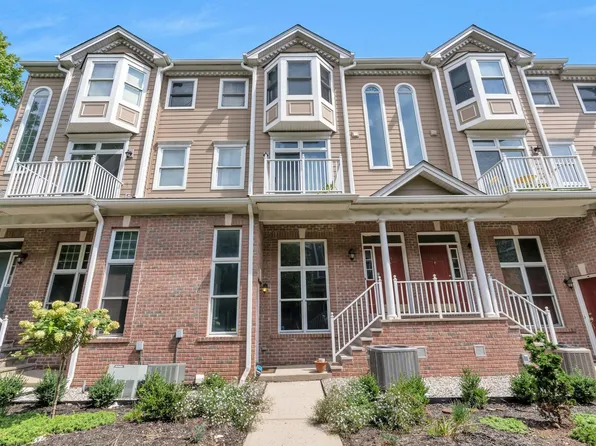 352 Oswego Ct, West New York, NJ 07093