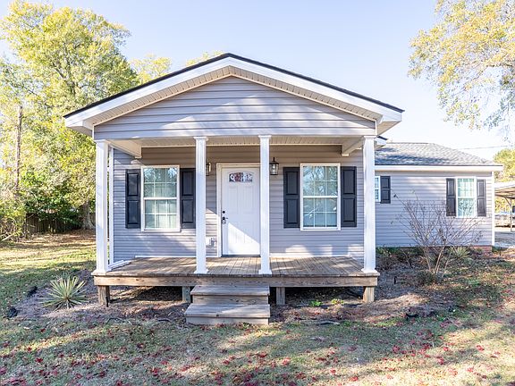 3rd image of 277 Saunders St SW