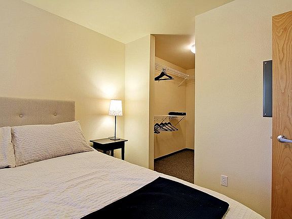 5th image of 6303 NE Radford Dr APT 3327