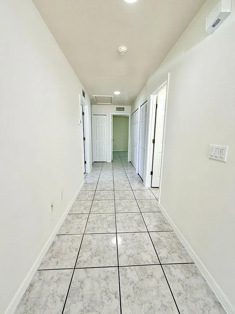 Move-In Ready 3/2 Duplex | Lawn Care & Salt Service Included | Free Application!! — Photo 4