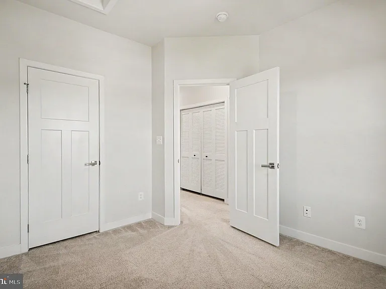 18143 Red Mulberry Rd — Photo 17
