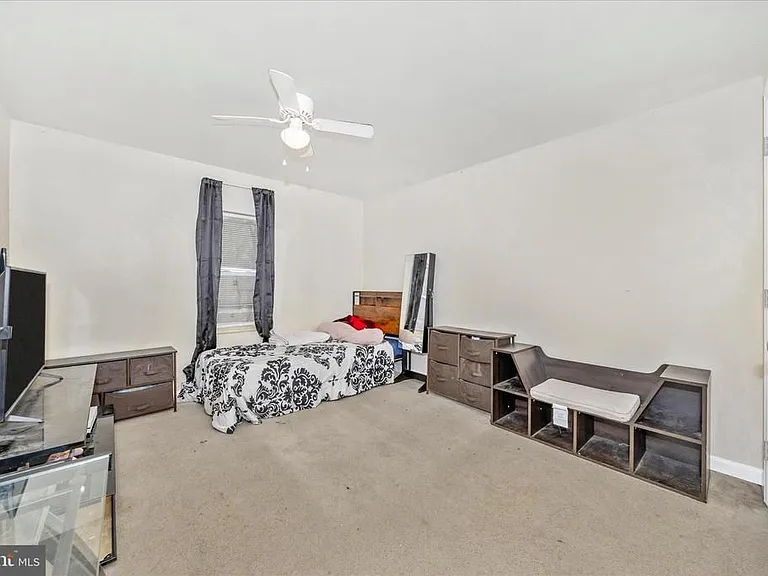 241 N Franklin St — Photo 18