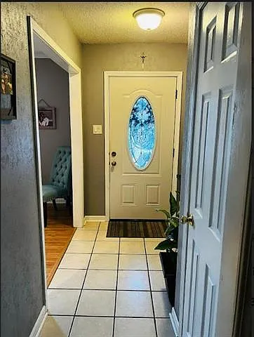 3 bed, 2.0 bath, 1531 sqft, $2,200 — Photo 2