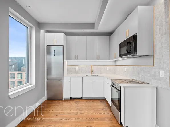 853 Lexington Avenue 7C image 3 of 26
