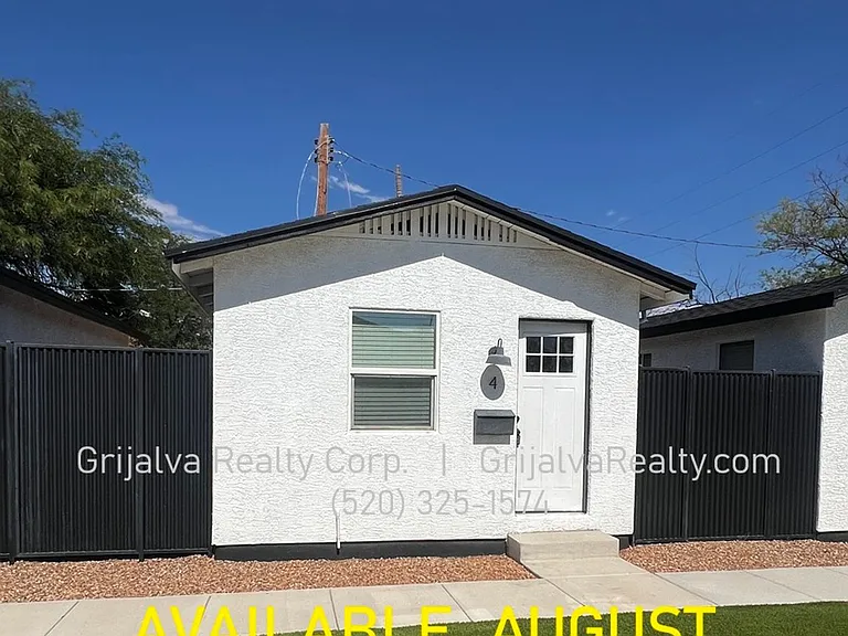 1030 Lee — Photo 1
