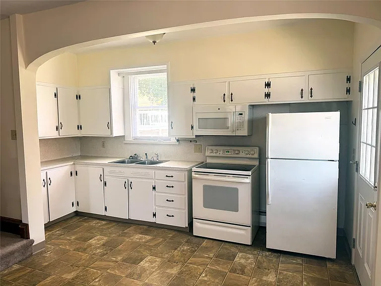 225 E Pennsylvania Ave — Photo 14