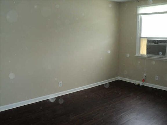 3rd image of 541 Norton Ave #A