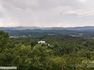 1 Masterpiece View Dr, Hendersonville, NC 28739