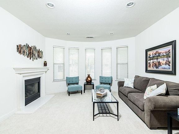 5th image of 2896 E Richmond Ave