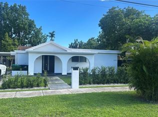 4290 SW 9th St #B, Miami, FL 33134