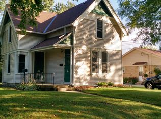 W59N400-402 Hilbert Ave, Cedarburg, WI 53012
